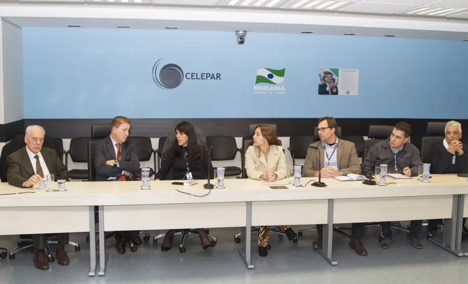 Secretaria da Administração e Procuradoria Geral do Estado avaliam Edital Eletrônico desenvolvido pela Celepar