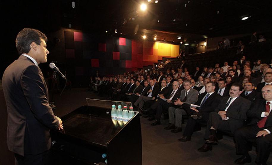 Governador Beto Richa na reunião com todo o secretariado estadual Governador Beto Richa na reunião com todo o secretariado estadual, dirigentes de autarquias e chefes de gabinetes, no Museu Oscar Niemeyer