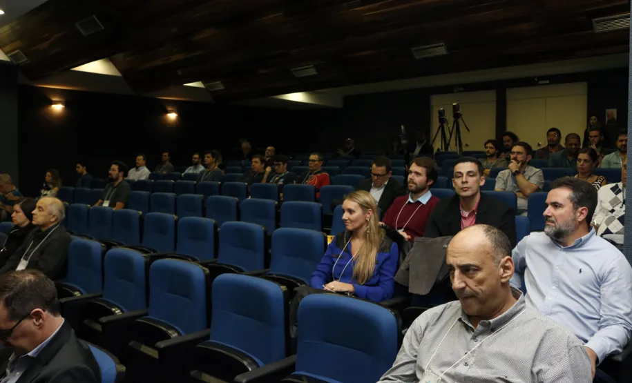 Celepar recebe palestra sobre inovações tecnológicas