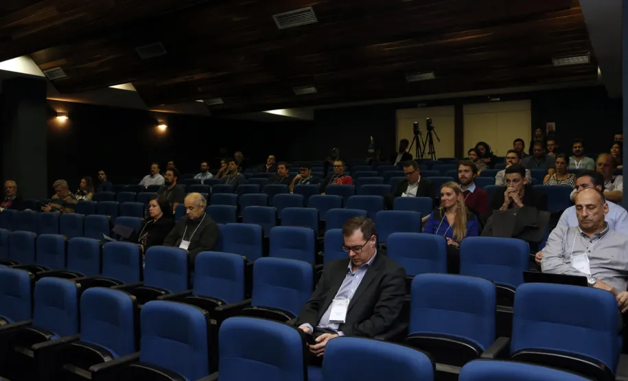 Celepar recebe palestra sobre inovações tecnológicas
