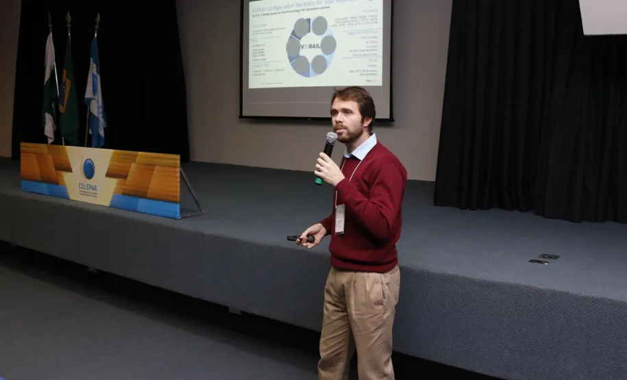 Celepar recebe palestra sobre inovações tecnológicas