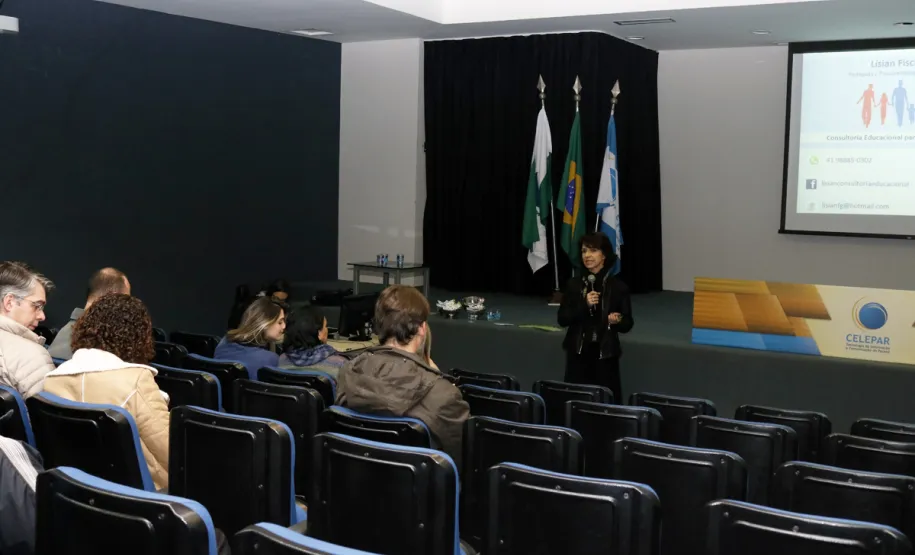 O uso equilibrado de tecnologia para pais e filhos é tema de palestra na Celepar