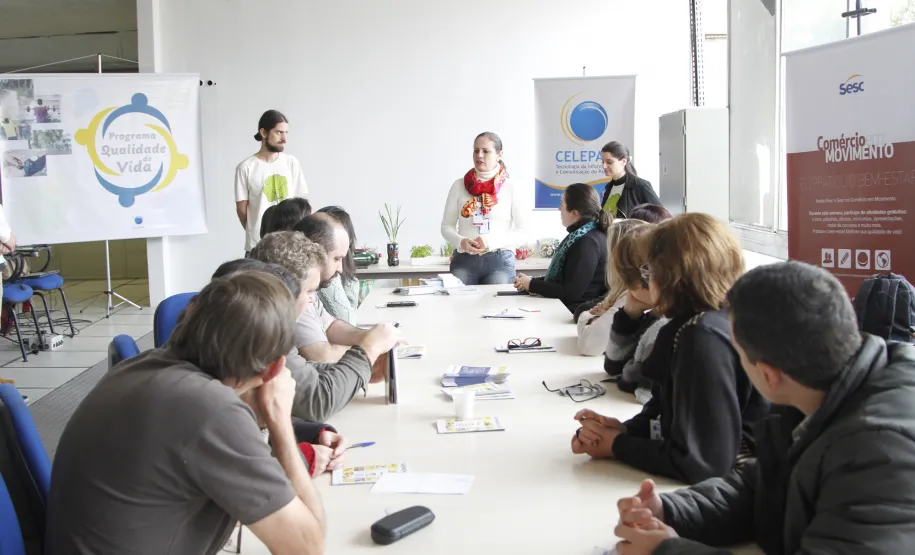 Empregados da Celepar participam da oficina Construindo sua Horta