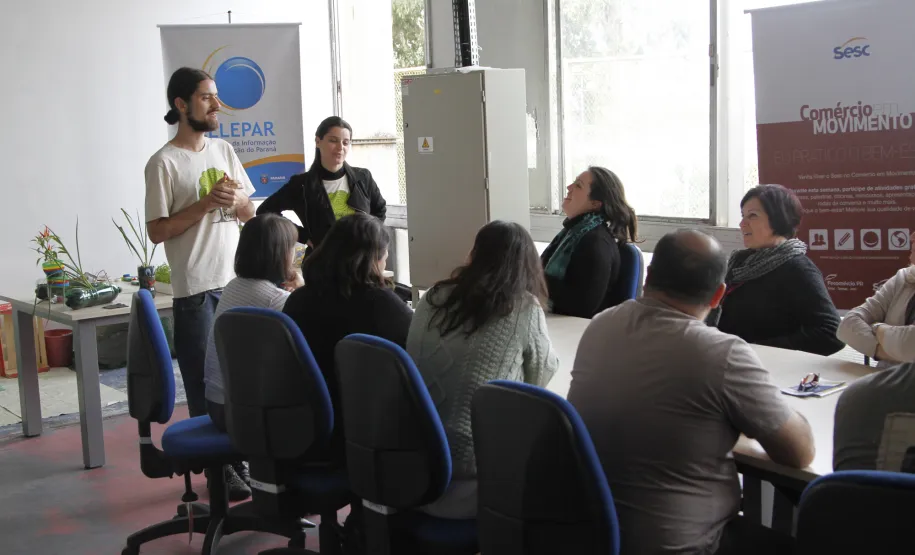Empregados da Celepar participam da oficina Construindo sua Horta
