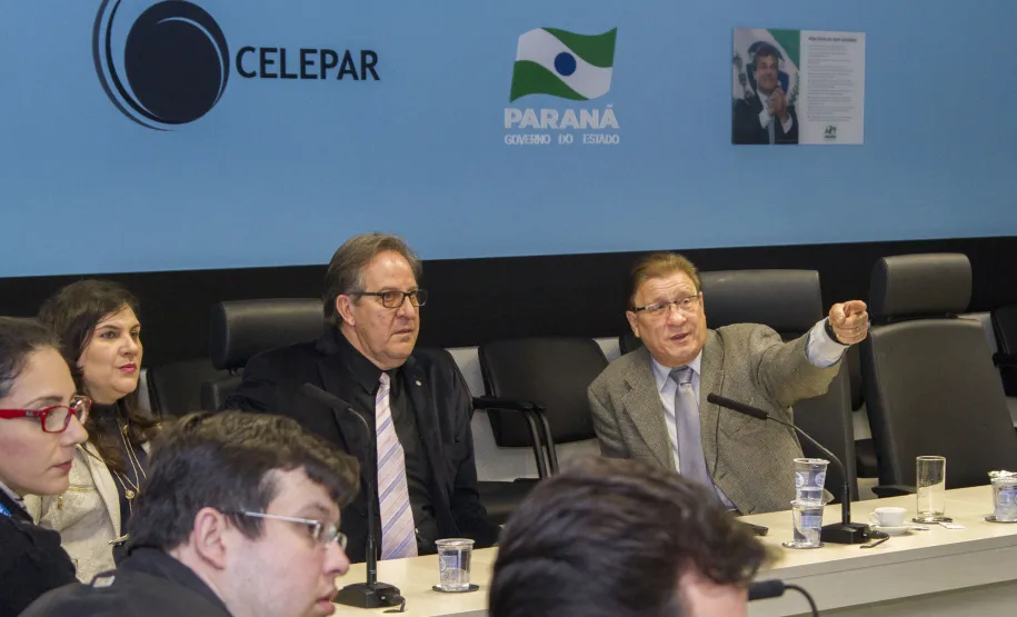 Secretário do Meio Ambiente conhece soluções de inteligência desenvolvidas pela Celepar