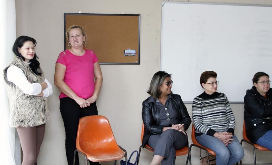 Curso de acesso à internet e redes sociais promovido pela Celepar insere mais 11 idosos no mundo digital