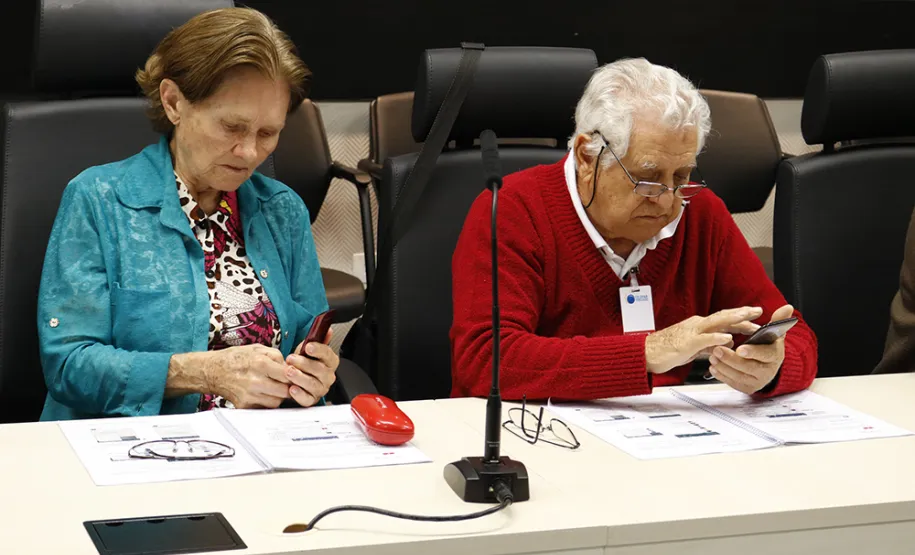 Curso Básico de Smartphone ministrado pela Celepar supera a marca de 900 participantes