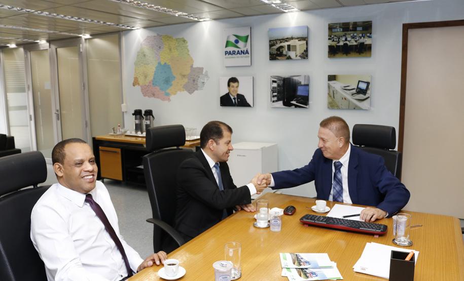 Celepar recebe os parabéns do presidente da Câmara de Curitiba