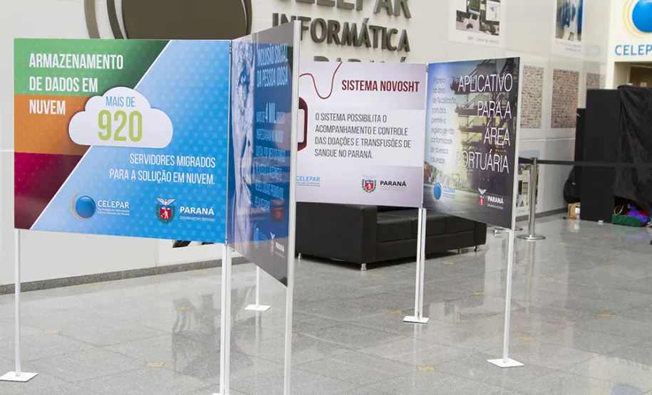 Celepar homenageia 99 empregados que fazem aniversário de casa em 2016