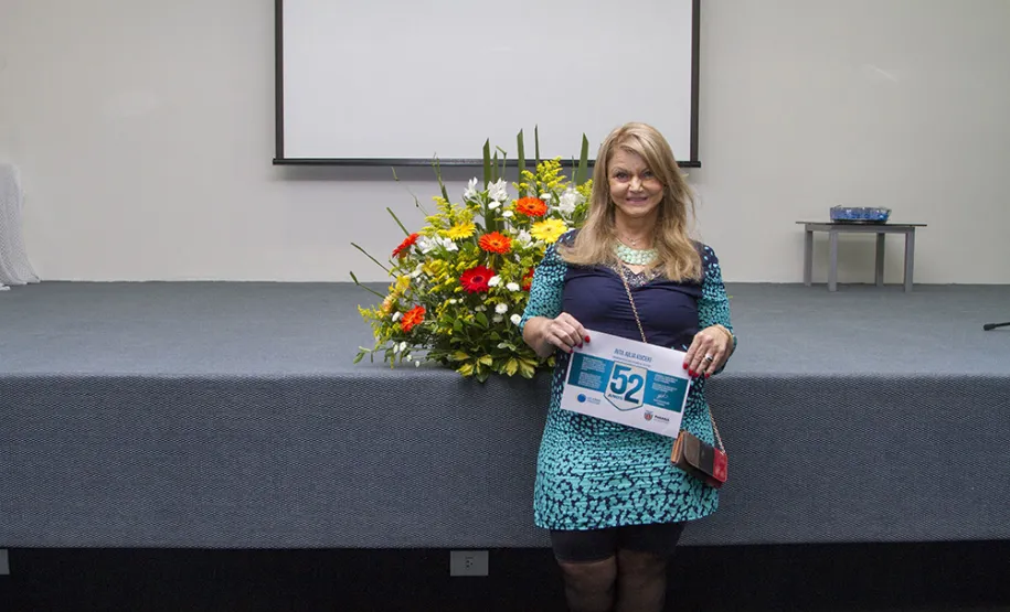 Celepar homenageia 99 empregados que fazem aniversário de casa em 2016