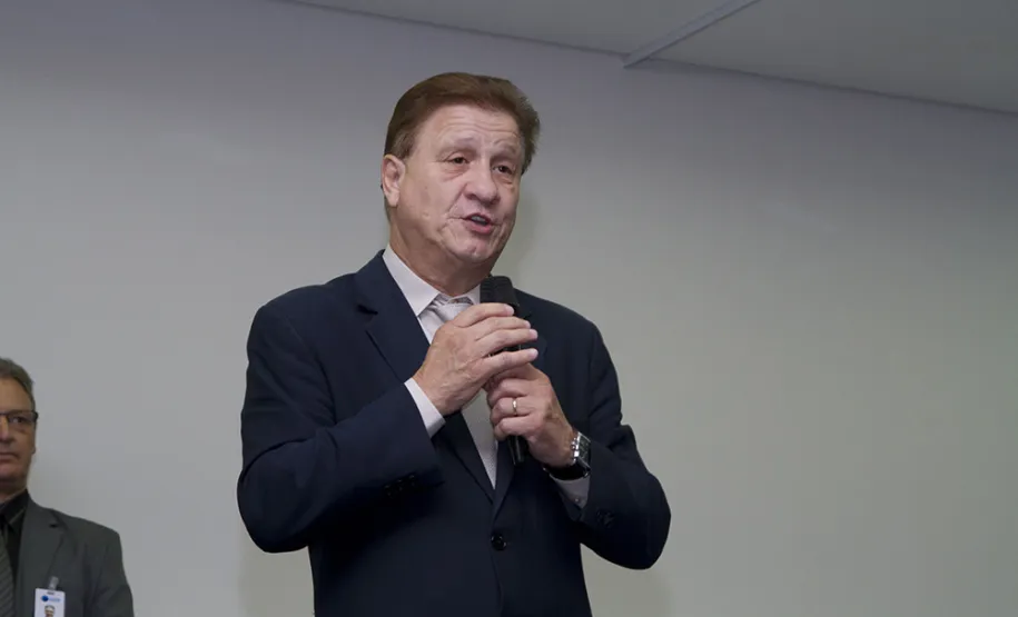 Celepar homenageia 99 empregados que fazem aniversário de casa em 2016