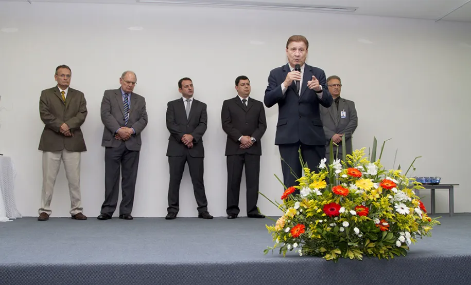 Celepar homenageia 99 empregados que fazem aniversário de casa em 2016