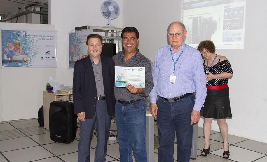 Curso de Acesso à Internet e Redes Sociais fez parte da programação de 52 anos da Celepar