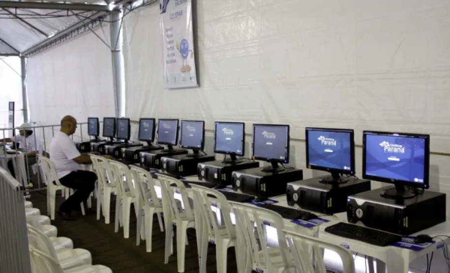 Balanço PR em Ação 1ª edição Montagem do estande da Celepar