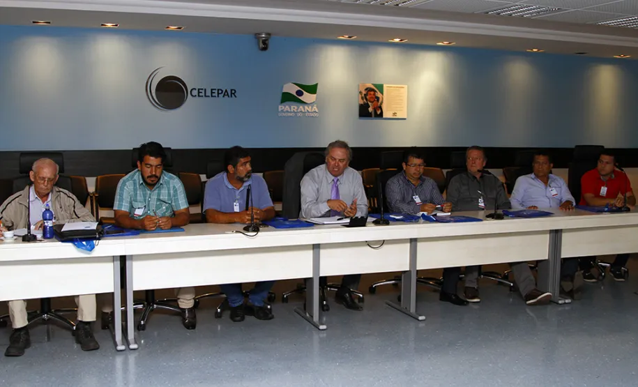Futuros gestores de Pontal do Paraná participam de reunião na Celepar