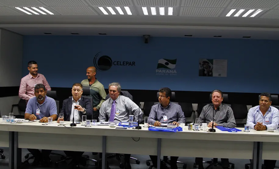 Futuros gestores de Pontal do Paraná participam de reunião na Celepar