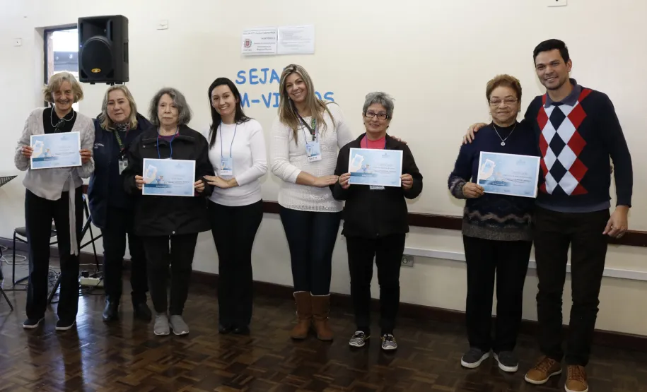 Curso Básico de Smartphone promove inclusão de mais 73 idosos no mundo digital