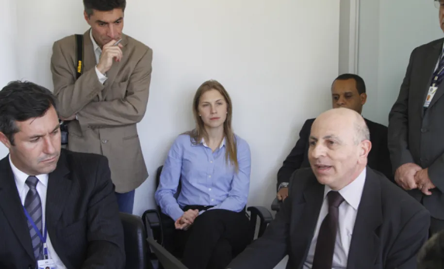 Portal da Transparência dos Municípios é lançado no Ministério Público Cerca de quarenta municípios do Paraná já estão em processo de adequação de seus sites oficiais ao “Portal da Transparência dos Municípios do Paraná”, lançado oficialmente nesta quin