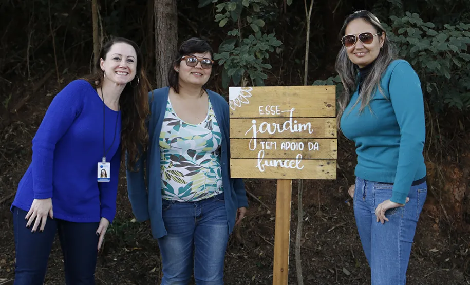 Celeparianos decoram o novo jardim da empresa em oficina