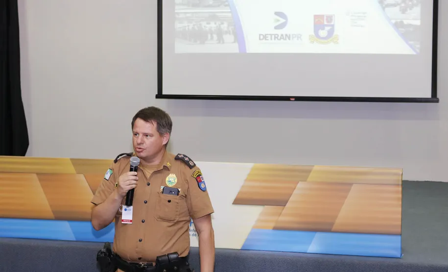 Celepar promove palestra de conscientização ao combate do alcoolismo