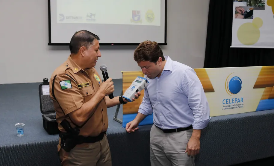 Celepar promove palestra de conscientização ao combate do alcoolismo