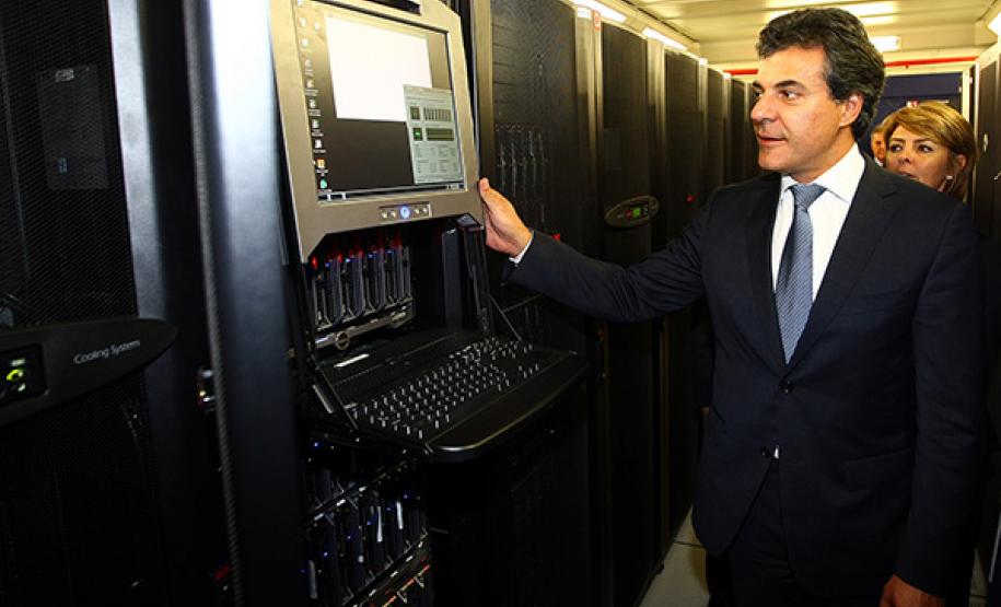 Governador Beto Richa inaugura novo Data Center corporativo do governo e o Centro Integrado de Informações Estratégicas da Celepar.