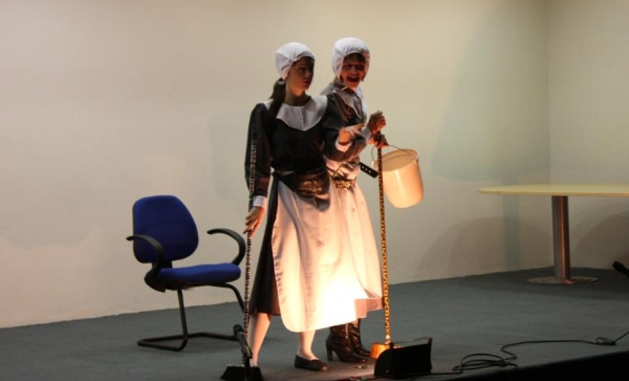 Qualidade de vida foi a tônica da SIPAT 2012 Peça "Papo de corredor", com a Fantástica Companhia de Teatro