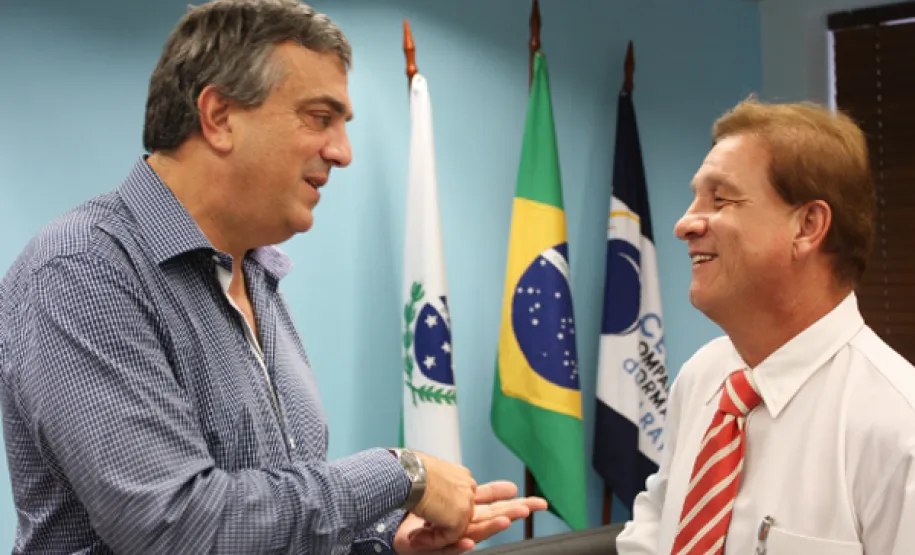 Celepar e Compagás firmam primeiro contrato de prestação de serviço Luciano Pizzatto e Jacson Leite avaliam o uso de soluções de TIC nas ações administrativas e operacionais da Compagas