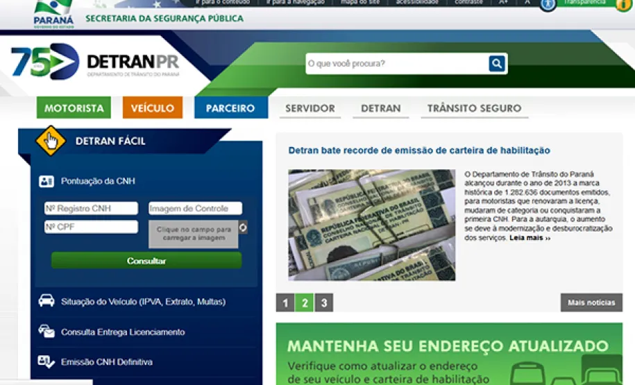 Os serviços online do Departamento de Trânsito do Paraná foram usados por mais de 665 mil pessoas desde o lançamento do sistema Detran Fácil, em 2011.  O número de acessos mais que dobrou ano a ano e superou a expectativa do Governo do Estado, fechando 2013 com mais de 460 mil serviços realizados. Foto: Paulo Rosa/Detran