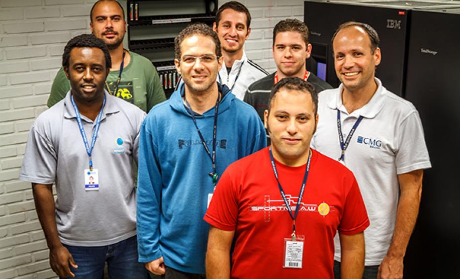 Backup Celepar cada vez melhor Equipe de Cópias de Segurança da DIOPE: Will Robson, Felipe Kantek, Ramilio Somavilla (Supervisão de Backup), Igor Perewalo, André Moser, André Cunha, Yuri Schultz (Coordenação DIOPE)