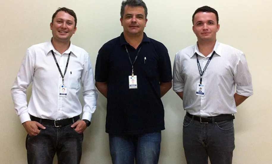 Os empregados da Celepar - Maringá envolvidos neste projeto: Fernando Suzarte Schiavon (técnico de Redes Computacionais), Marcio Costa (técnico de Redes Computacionais) e Rodolfo Zanardi Loiola (supervisor da Regional)