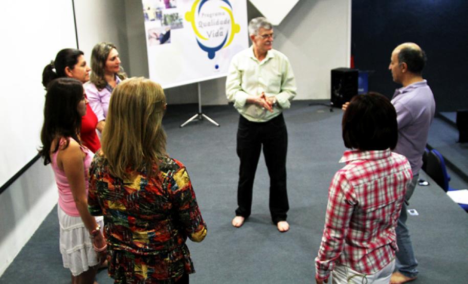 O presdiente Jacson Carvalho Leite e o secretário Michele Caputo avaliam soluções de TI para a Secretaria da Saúde