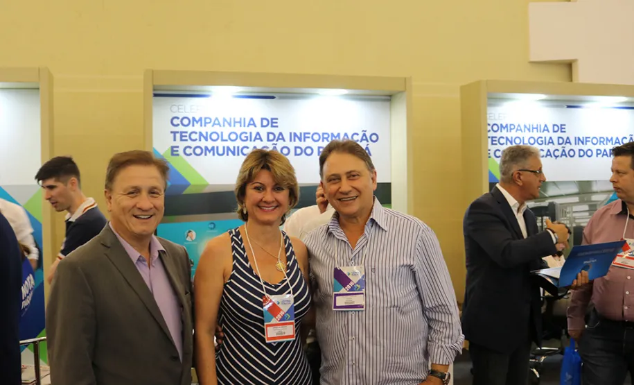 Prefeitos do Paraná conhecem as soluções da Celepar voltada aos municípios