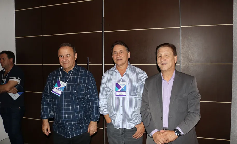 Prefeitos do Paraná conhecem as soluções da Celepar voltada aos municípios