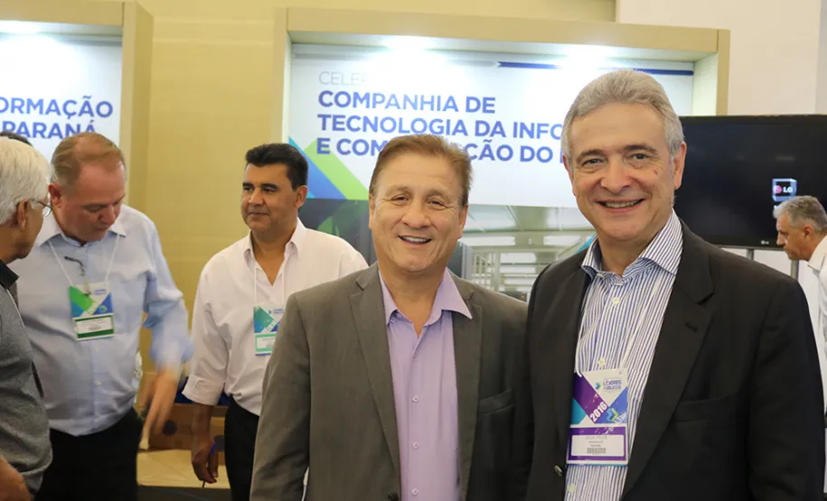 Prefeitos do Paraná conhecem as soluções da Celepar voltada aos municípios