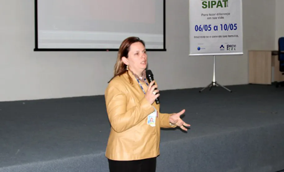A imprtância da doação de sangue e transplante de medula óssea
Palestrante: Fabiane Natal Janata - Hemepar