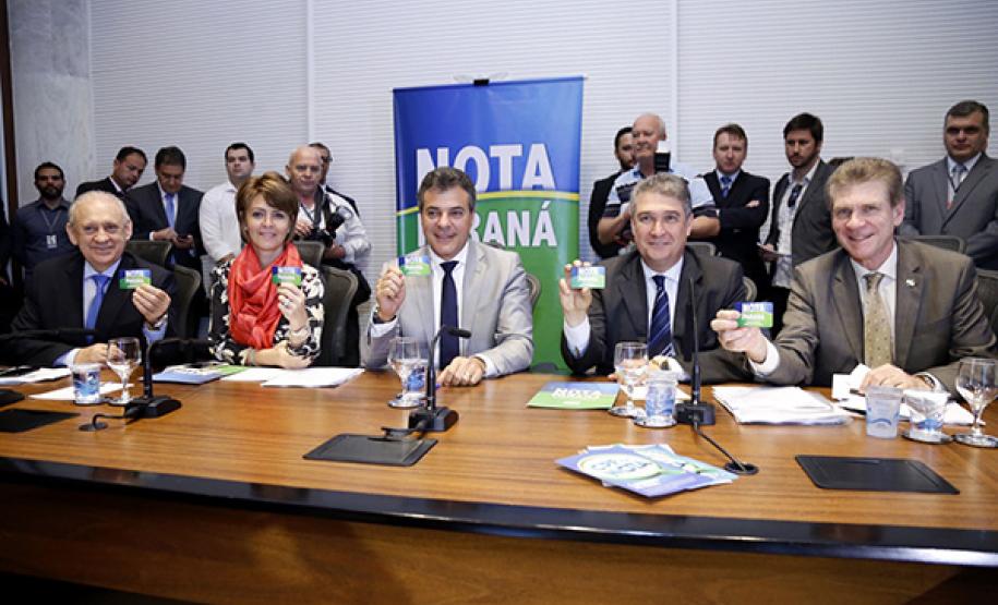 Governador Beto Richa lança o programa Nota Paraná, que incentiva o consumidor a pedir nota fiscal. Curitiba, 03/08/2015.Foto: Rogério Machado/ANPr