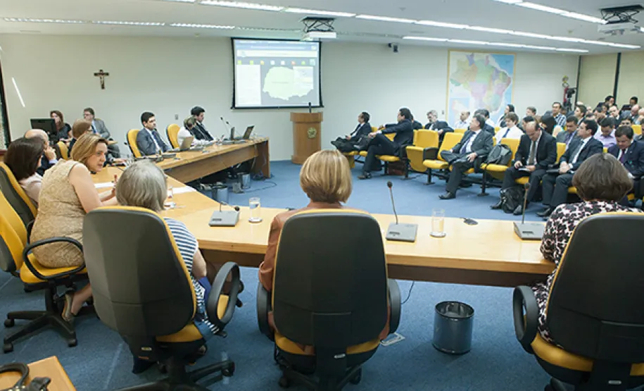 Sistema desenvolvido pela Celepar para a Secretaria da Justiça A secretária da Justiça, Cidadania e Direitos Humanos, e presidente do Consej, Maria Tereza Uille Gomes, participa da reunião do Conselho Nacional de Secretários da Justiça, Cidadania, Direitos Humanos e Administração Penitenciária (Consej), na sede da Procuradoria Geral da República (PGR)