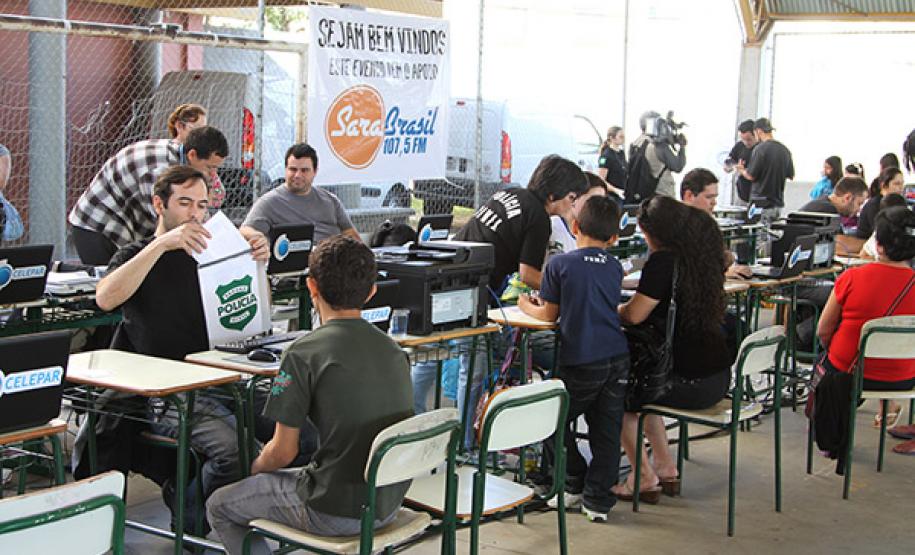 Celepar leva internet gratuita à população da CIC na Feira UPS Cidadania