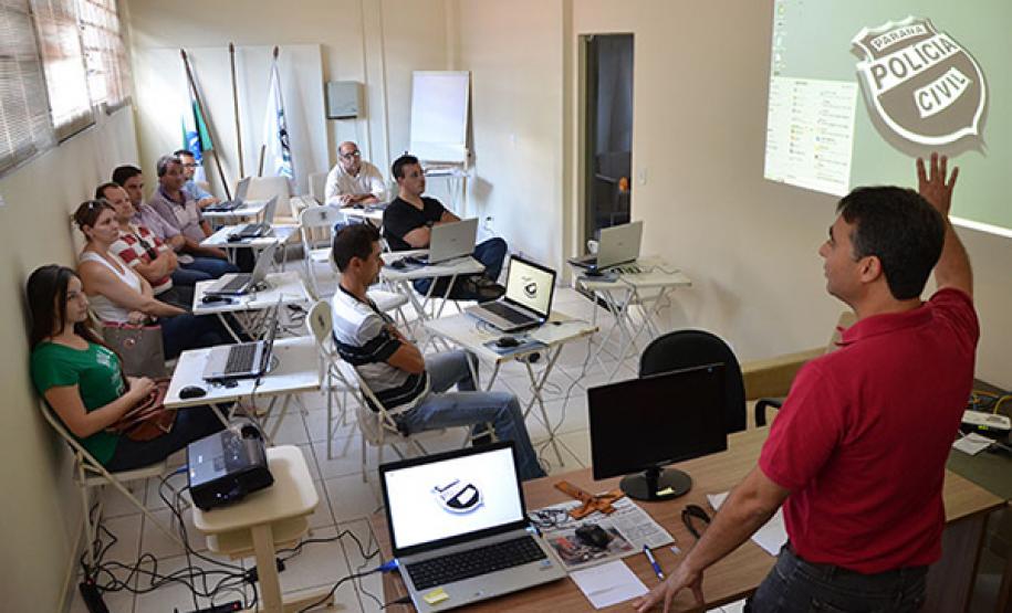 Delegacias de Paranavaí recebem novos computadores