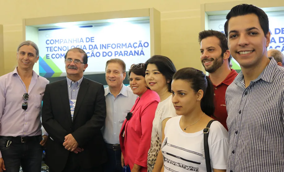 Prefeitos do Paraná conhecem as soluções da Celepar voltada aos municípios