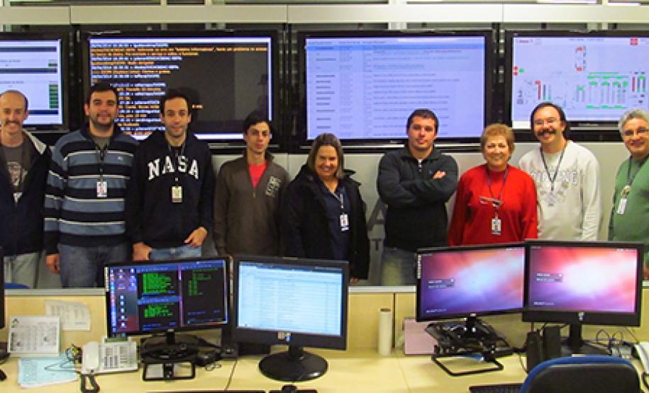 Equipe do turno da noite da DIOPE