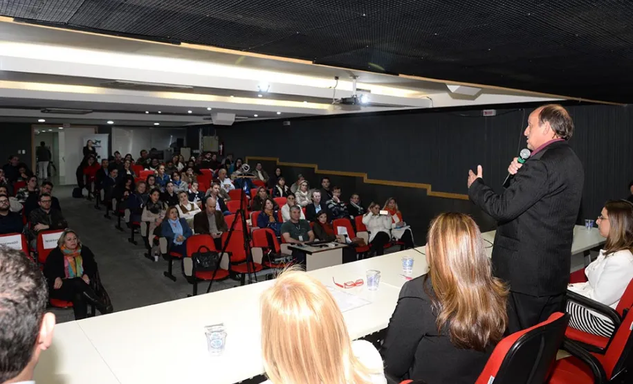 Sistema online de notificação de infecções hospitalar. Diretor-geral da SESA, Sezifredo Paz. Curitiba, 07/07/2017 Foto: Venilton Küchler