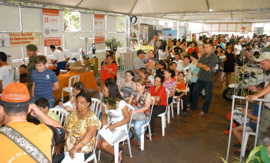 Governador Beto Richa visita estande da Celepar no Paraná em Ação em Maringá