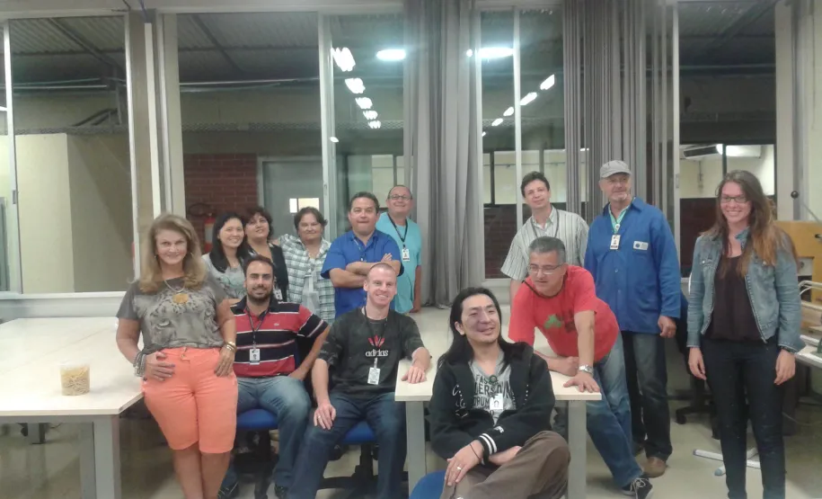 Empregados do turno da noite da DIPRO