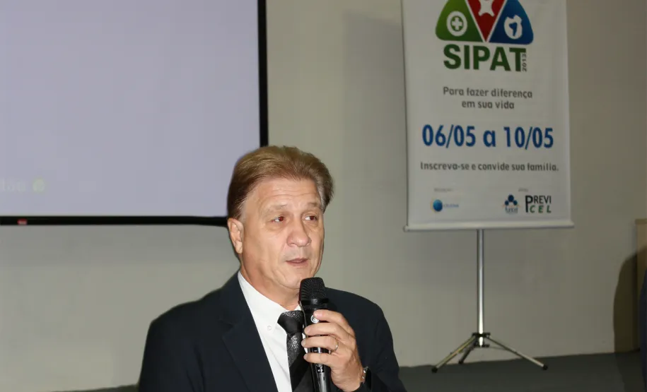 O diretor presidente Jacson Carvalho Leite, na abertura da SIPAT 2013