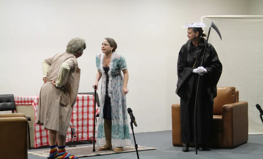 Teatro SIPAT 2013 "Três Malas, Um Destino". Tania Wolkmann, Solange Hidalgo, Gil Priandi e Pedro Colodi