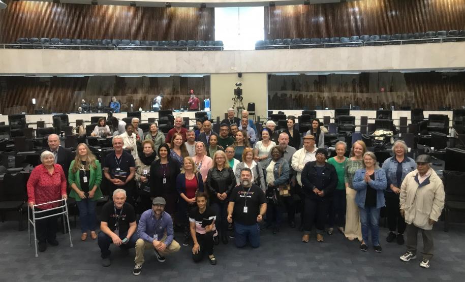 92 idosos são inseridos no mundo digital com workshop de tecnologia da Celepar em parceria com a Alep